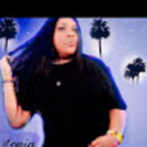 Meet your Posher, Lonia